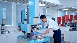 超聲波焊接機(jī)在尼龍濾網(wǎng)焊接中的應(yīng)用、難點(diǎn)及解決策略