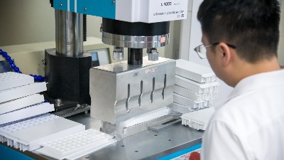 珠海龍頭超聲波廠家焊接機(jī)在食品行業(yè)的應(yīng)用—推動(dòng)行業(yè)進(jìn)步